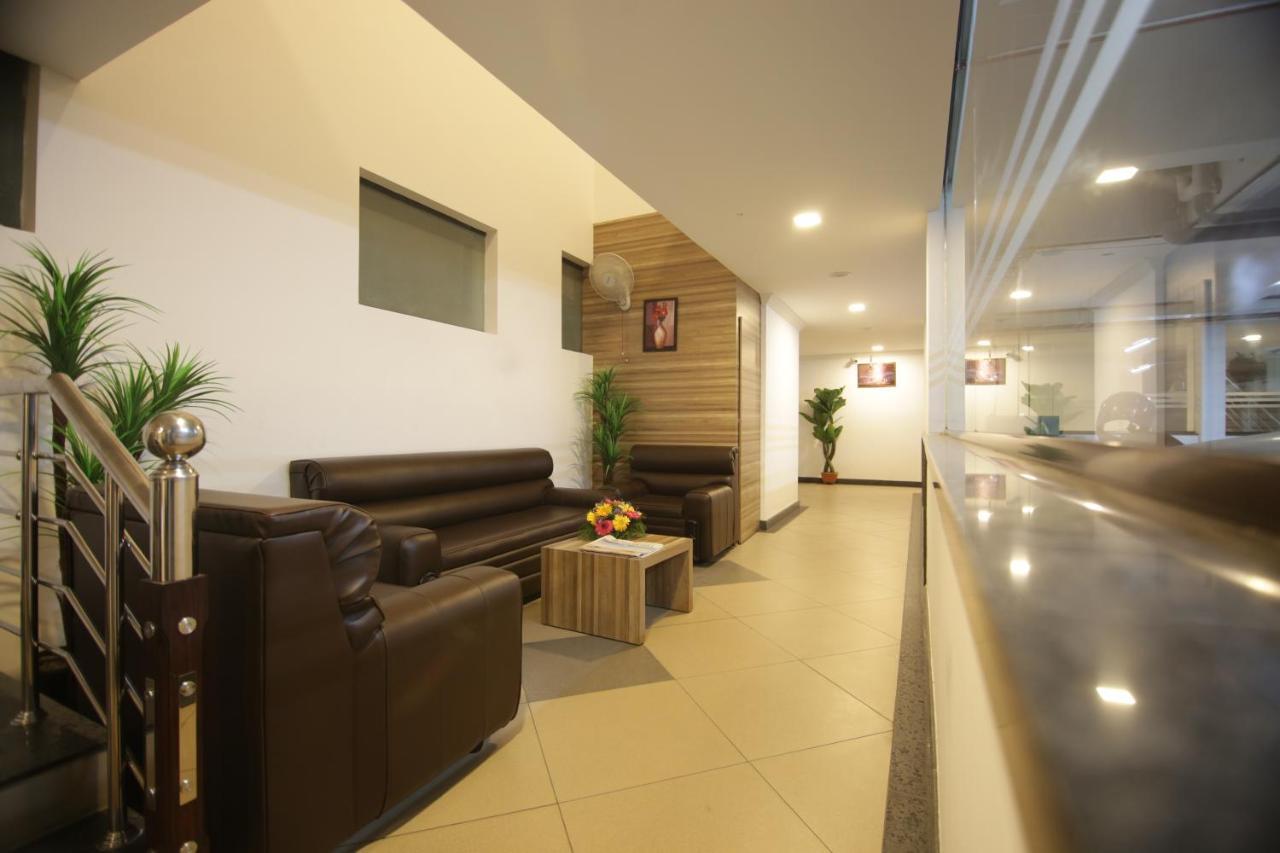 Mirage Residency Kochi Exterior photo
